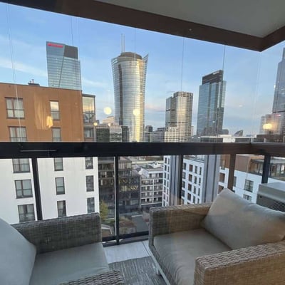 Alquiler de un elegante apartamento amueblado de 2 habitaciones, 45 m², Wola, Varsovia, Polonia